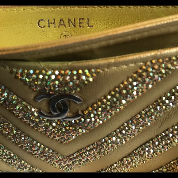 Authentic Chanel Credit Card Chevron Wallet Bag - Picture 4 of 7